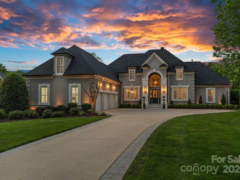 19216 Peninsula Shores Drive, Cornelius, NC 28031.  MLS# CAR4237966, YatesRealty ID 7794. 