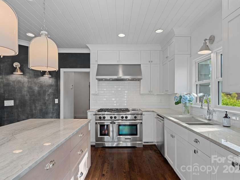 19216 Peninsula Shores Drive, Cornelius, NC 28031.  MLS# CAR4237966, YatesRealty ID 7794. 