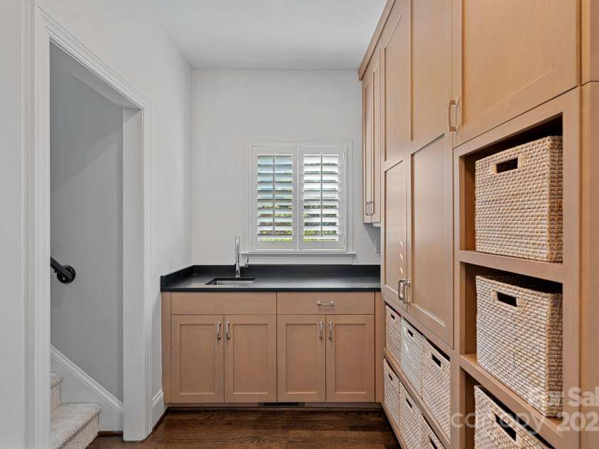 19216 Peninsula Shores Drive, Cornelius, NC 28031.  MLS# CAR4237966, YatesRealty ID 7794. 