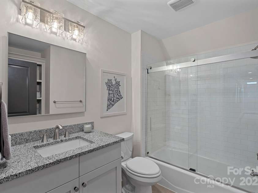 19216 Peninsula Shores Drive, Cornelius, NC 28031.  MLS# CAR4237966, YatesRealty ID 7794. 