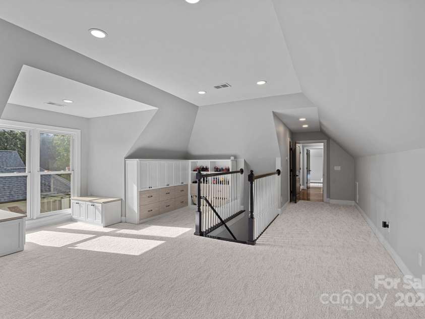 19216 Peninsula Shores Drive, Cornelius, NC 28031.  MLS# CAR4237966, YatesRealty ID 7794. 