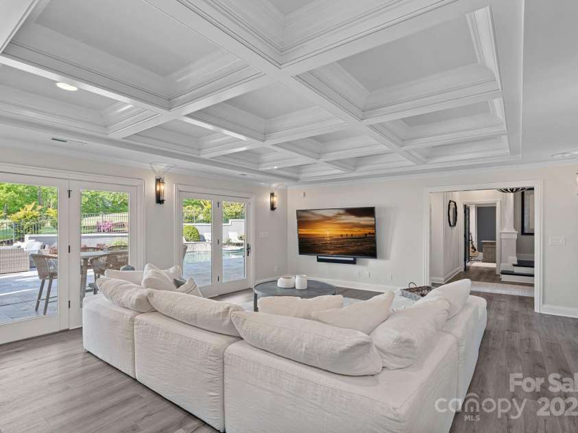 19216 Peninsula Shores Drive, Cornelius, NC 28031.  MLS# CAR4237966, YatesRealty ID 7794. 