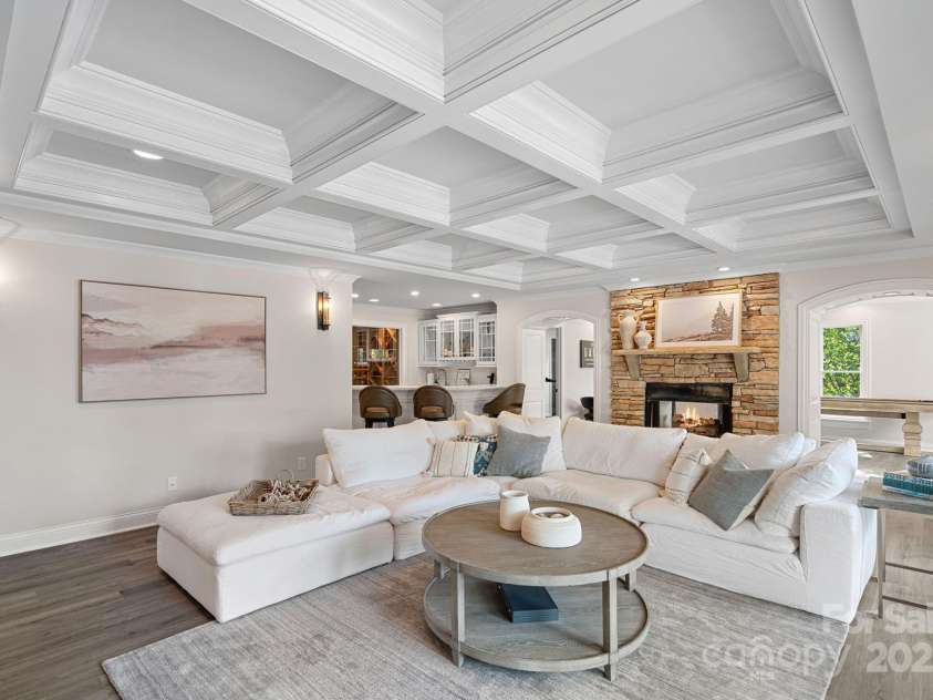 19216 Peninsula Shores Drive, Cornelius, NC 28031.  MLS# CAR4237966, YatesRealty ID 7794. 