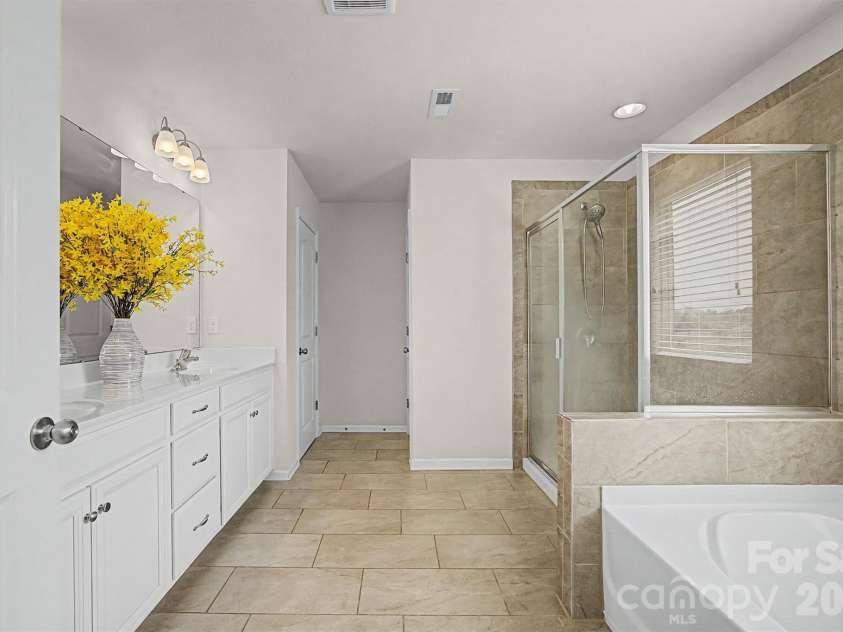 15234 Red Canoe Way, Charlotte, NC 28278.  MLS# CAR4361223, YatesRealty ID 7795. 