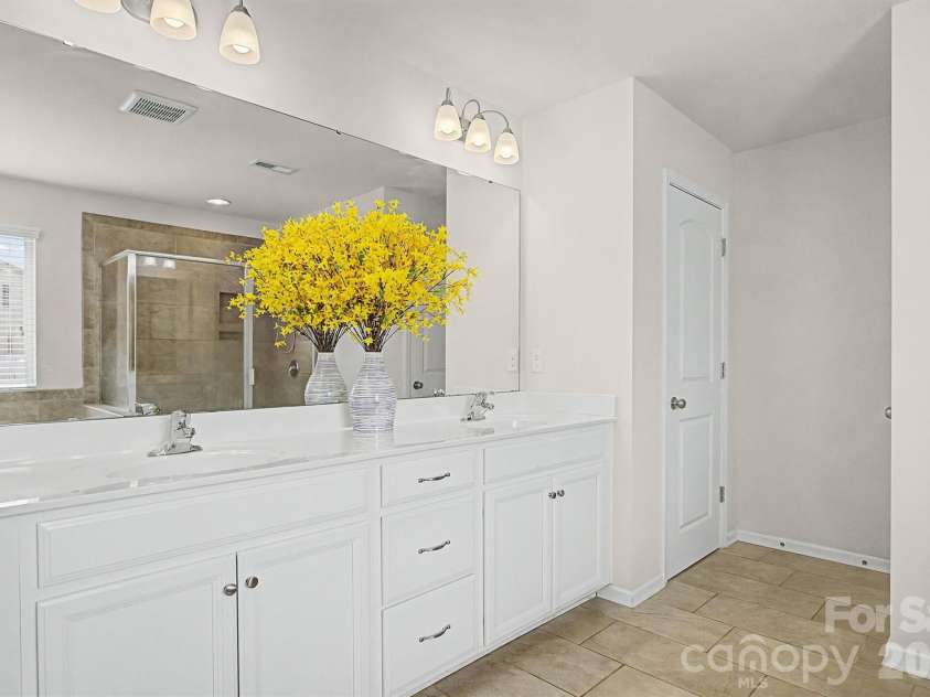 15234 Red Canoe Way, Charlotte, NC 28278.  MLS# CAR4361223, YatesRealty ID 7795. 