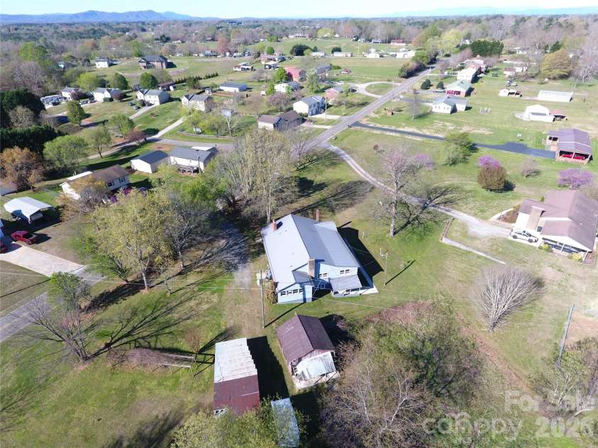 4543 Horseshoe Bend Road, Hudson, NC 28638.  MLS# CAR4363264, YatesRealty ID 7796. 