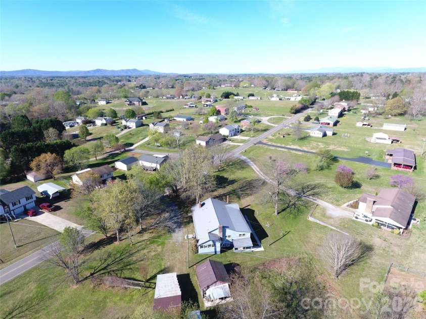 4543 Horseshoe Bend Road, Hudson, NC 28638.  MLS# CAR4363264, YatesRealty ID 7796. 