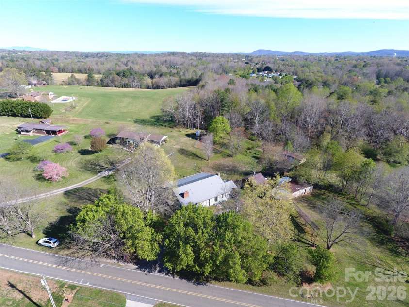 4543 Horseshoe Bend Road, Hudson, NC 28638.  MLS# CAR4363264, YatesRealty ID 7796. 