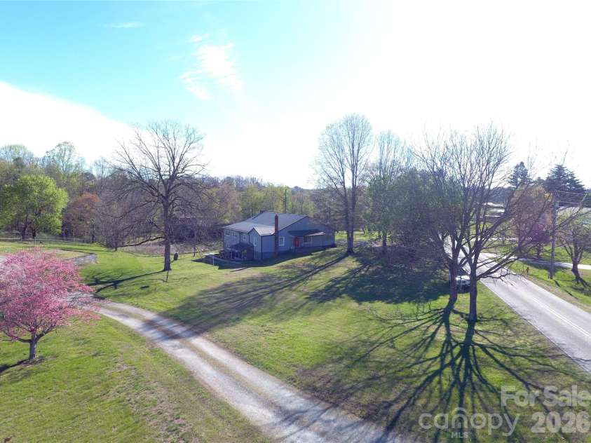 4543 Horseshoe Bend Road, Hudson, NC 28638.  MLS# CAR4363264, YatesRealty ID 7796. 