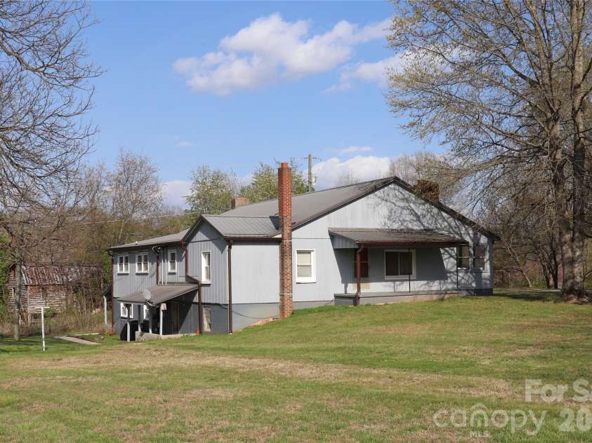 4543 Horseshoe Bend Road, Hudson, NC 28638.  MLS# CAR4363264, YatesRealty ID 7796. 