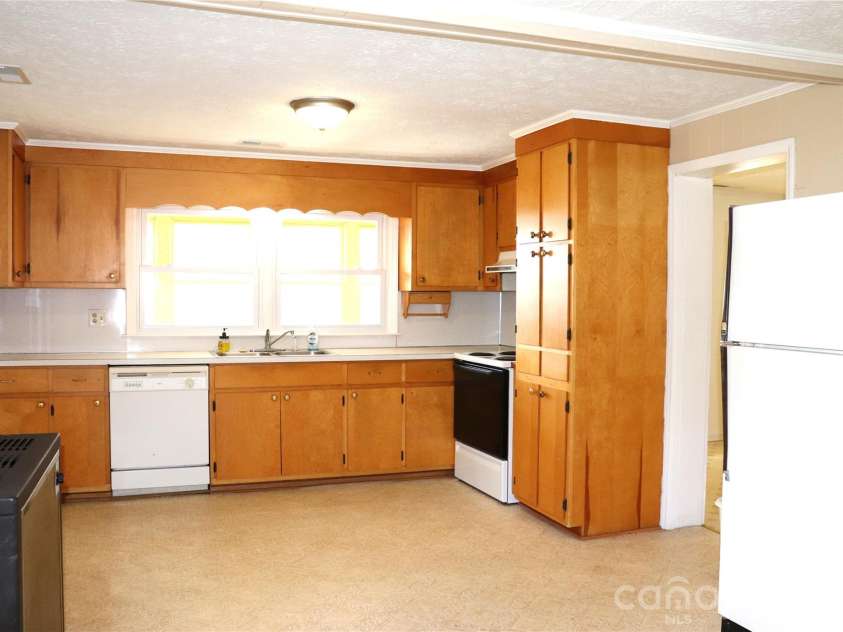 4543 Horseshoe Bend Road, Hudson, NC 28638.  MLS# CAR4363264, YatesRealty ID 7796. 