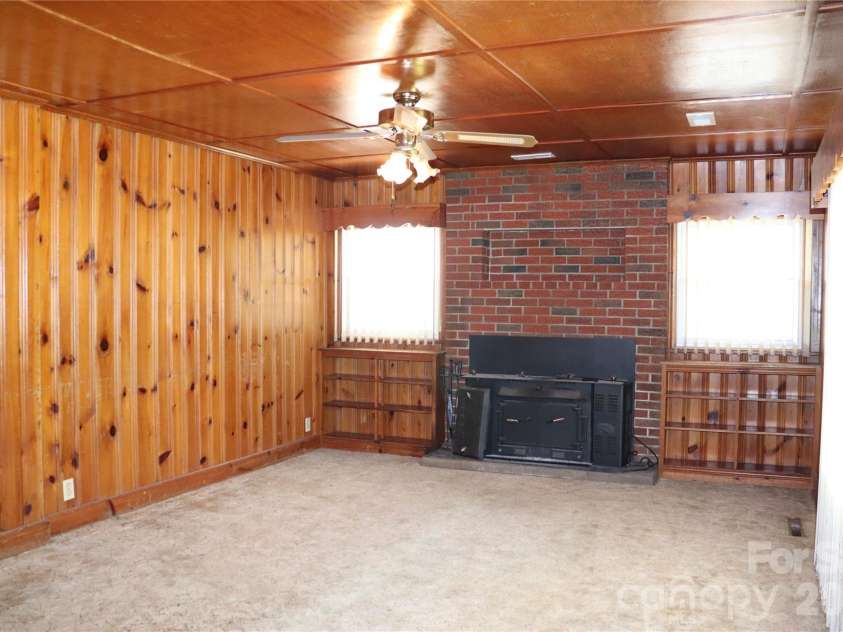 4543 Horseshoe Bend Road, Hudson, NC 28638.  MLS# CAR4363264, YatesRealty ID 7796. 