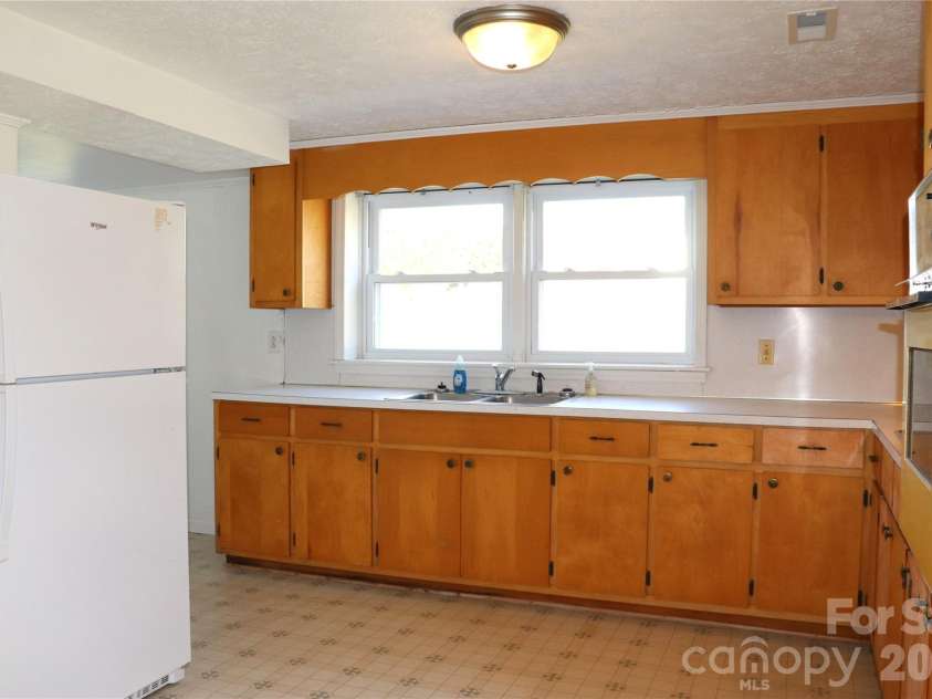4543 Horseshoe Bend Road, Hudson, NC 28638.  MLS# CAR4363264, YatesRealty ID 7796. 