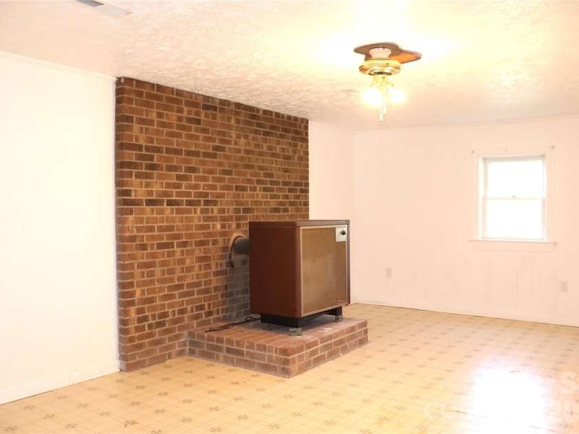 4543 Horseshoe Bend Road, Hudson, NC 28638.  MLS# CAR4363264, YatesRealty ID 7796. 