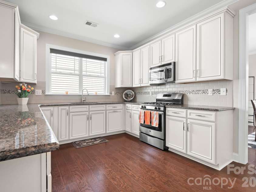 12705 Meetinghouse Drive, Cornelius, NC 28031.  MLS# CAR4350533, YatesRealty ID 7797. Kitchen