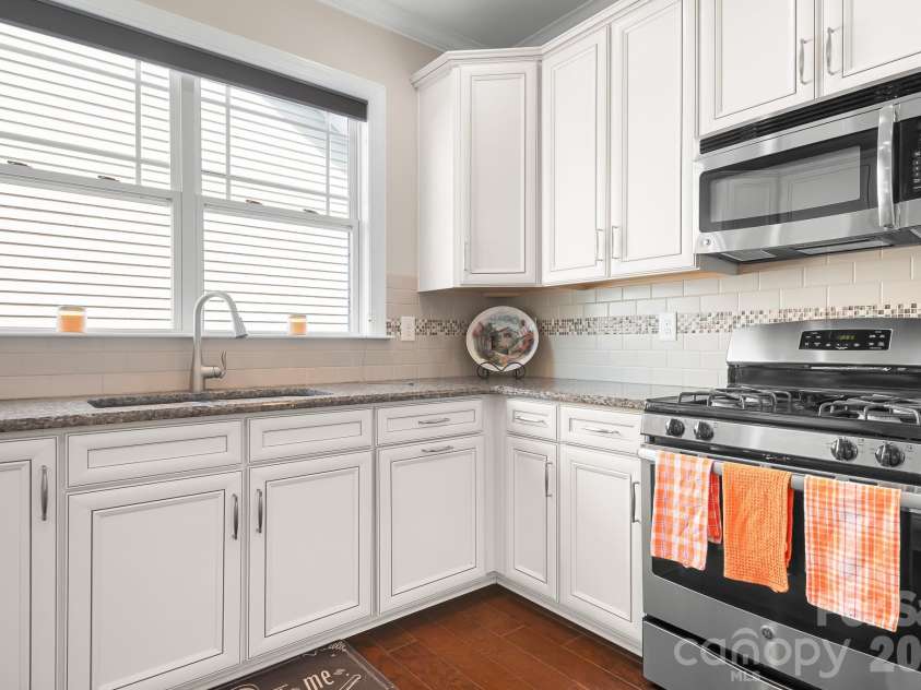 12705 Meetinghouse Drive, Cornelius, NC 28031.  MLS# CAR4350533, YatesRealty ID 7797. Kitchen