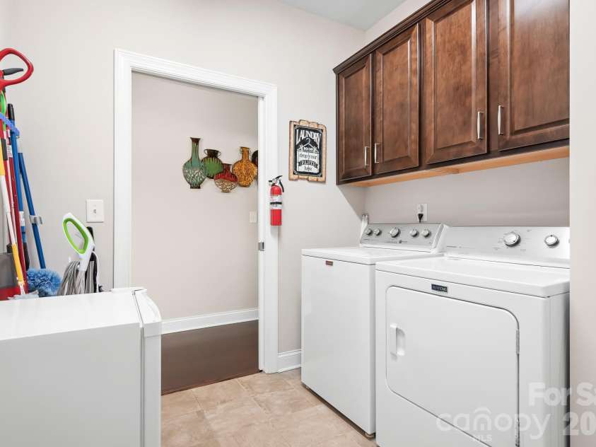 12705 Meetinghouse Drive, Cornelius, NC 28031.  MLS# CAR4350533, YatesRealty ID 7797. Laundry room