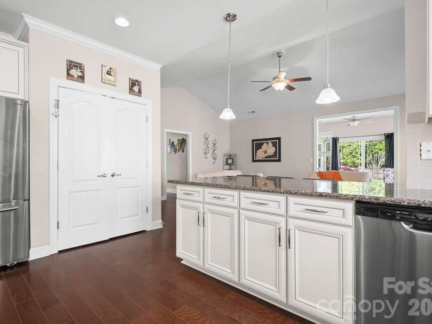 12705 Meetinghouse Drive, Cornelius, NC 28031.  MLS# CAR4350533, YatesRealty ID 7797. Pantry