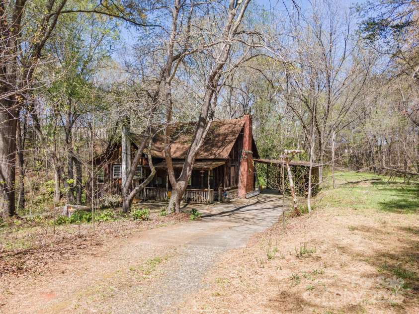 2018 Fox Creek Trail, Lincolnton, NC 28092.  MLS# CAR4239308, YatesRealty ID 7797. 