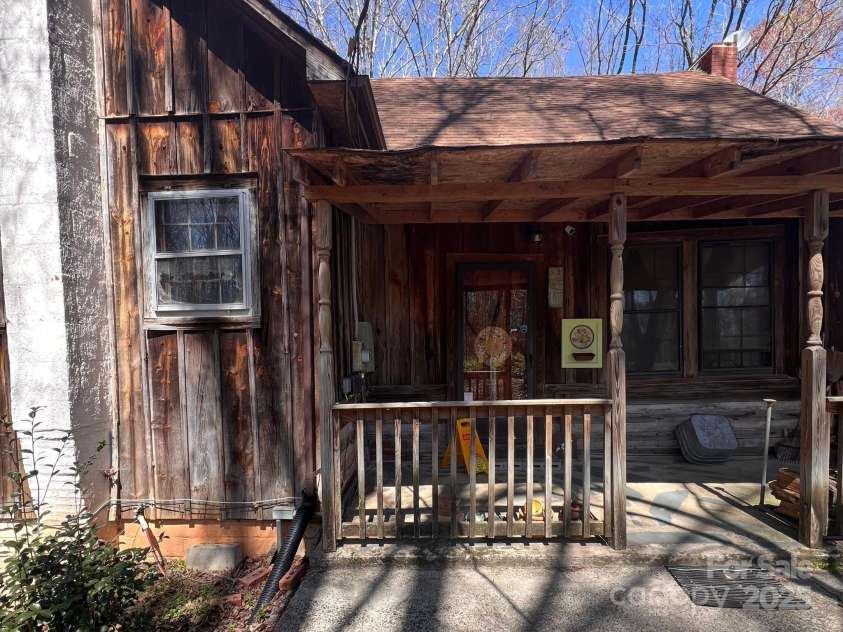 2018 Fox Creek Trail, Lincolnton, NC 28092.  MLS# CAR4239308, YatesRealty ID 7797. 