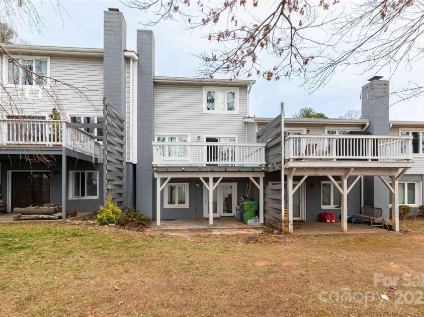 22 Hollybrook Drive, Asheville, NC 28803.  MLS# CAR4233748, YatesRealty ID 7798. 