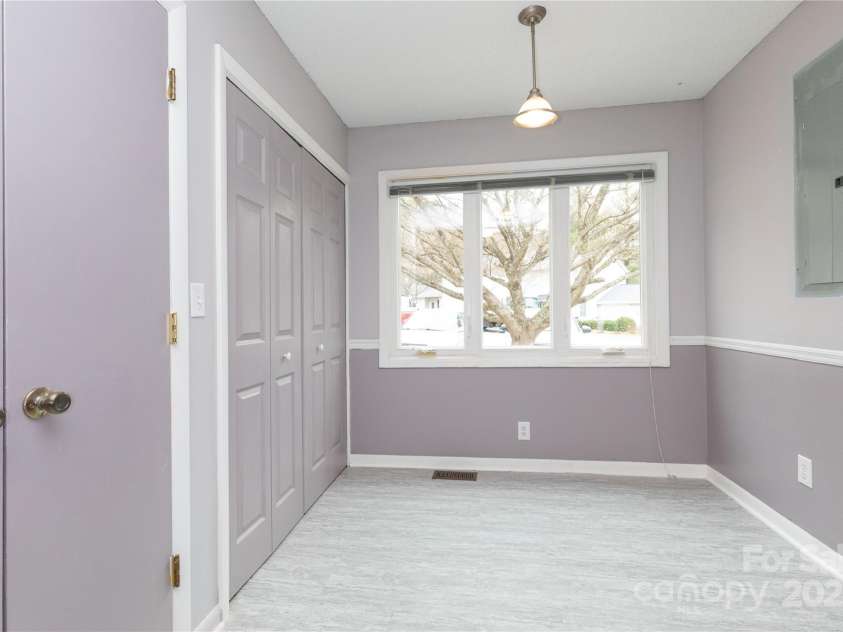 22 Hollybrook Drive, Asheville, NC 28803.  MLS# CAR4233748, YatesRealty ID 7798. 