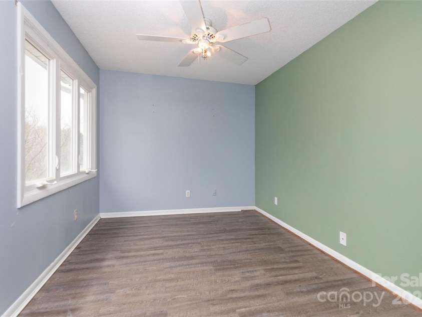 22 Hollybrook Drive, Asheville, NC 28803.  MLS# CAR4233748, YatesRealty ID 7798. 