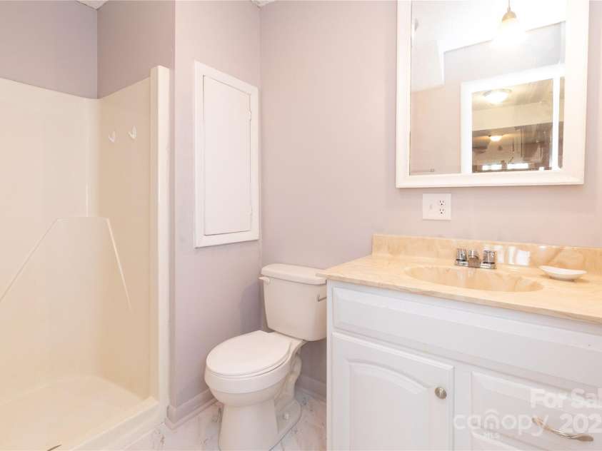 22 Hollybrook Drive, Asheville, NC 28803.  MLS# CAR4233748, YatesRealty ID 7798. 