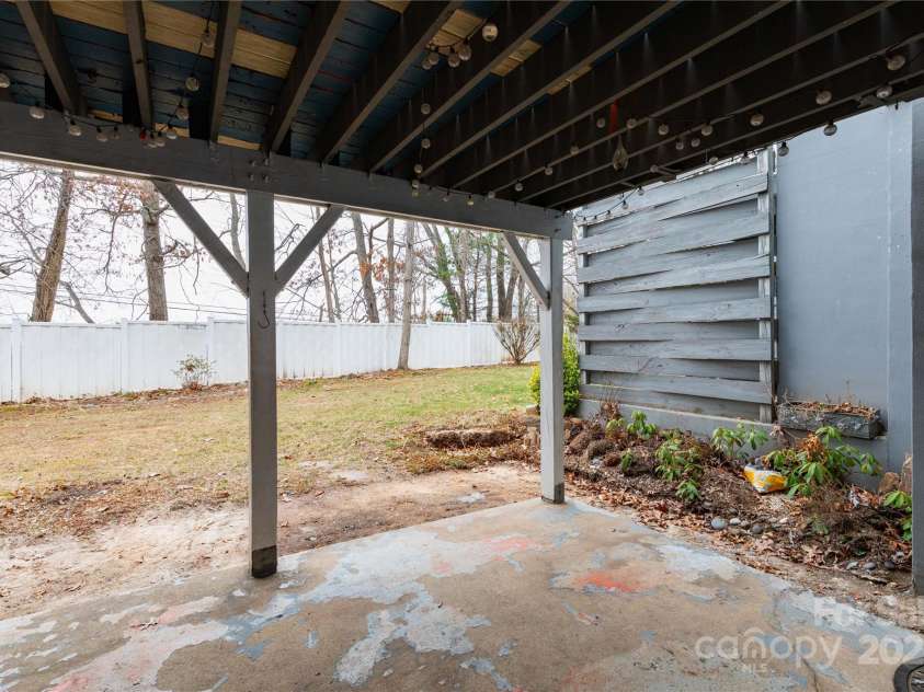 22 Hollybrook Drive, Asheville, NC 28803.  MLS# CAR4233748, YatesRealty ID 7798. 