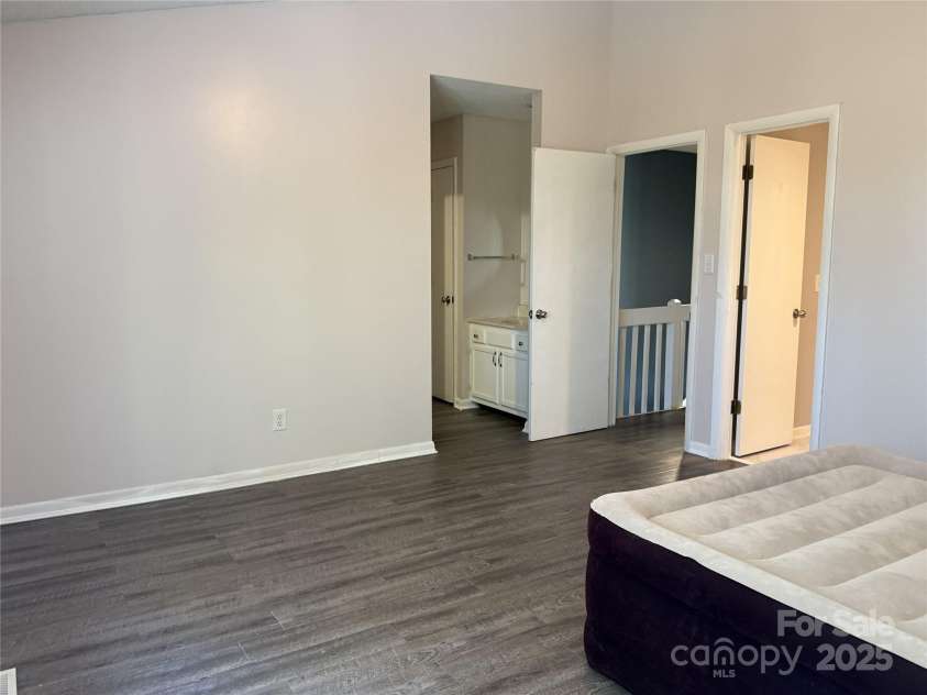 22 Hollybrook Drive, Asheville, NC 28803.  MLS# CAR4233748, YatesRealty ID 7798. 