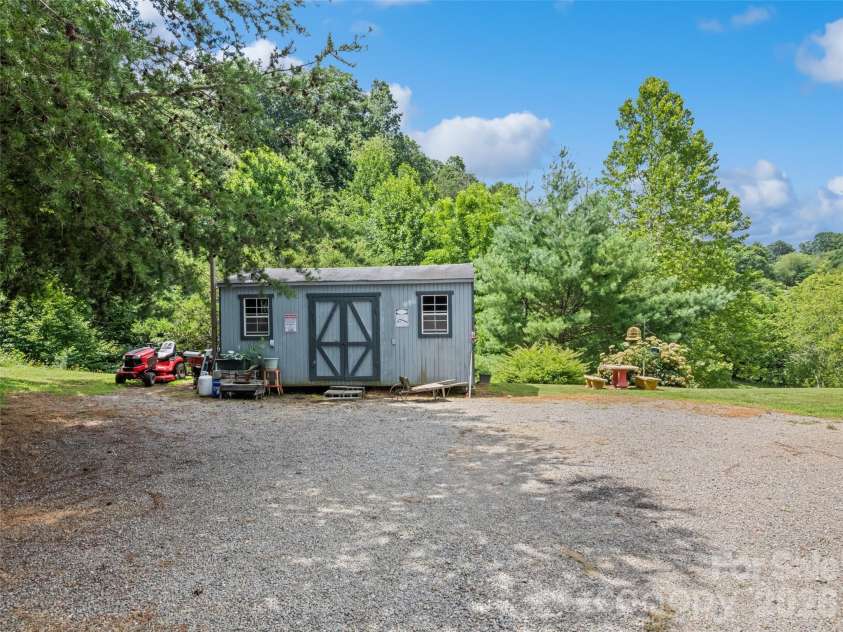 32 Perseverance Drive, Canton, NC 28716.  MLS# CAR4358563, YatesRealty ID 7799. 10x20 outbuilding