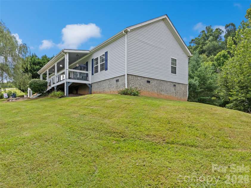 32 Perseverance Drive, Canton, NC 28716.  MLS# CAR4358563, YatesRealty ID 7799. 