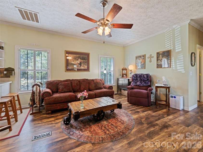 32 Perseverance Drive, Canton, NC 28716.  MLS# CAR4358563, YatesRealty ID 7799. 