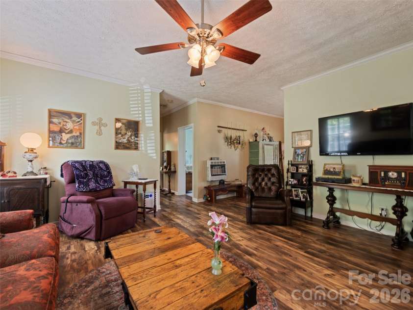 32 Perseverance Drive, Canton, NC 28716.  MLS# CAR4358563, YatesRealty ID 7799. 
