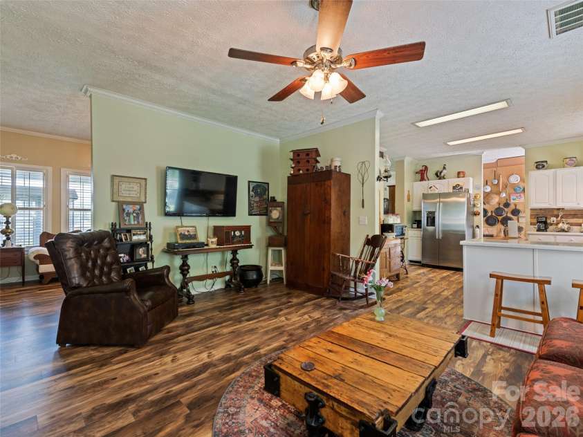 32 Perseverance Drive, Canton, NC 28716.  MLS# CAR4358563, YatesRealty ID 7799. 