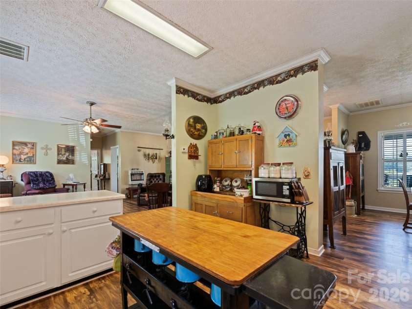 32 Perseverance Drive, Canton, NC 28716.  MLS# CAR4358563, YatesRealty ID 7799. 