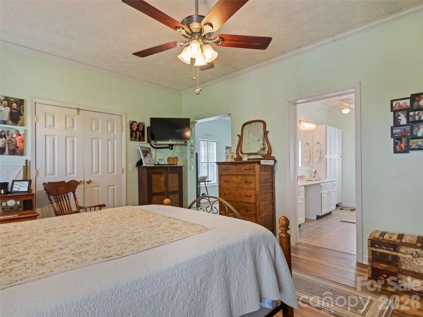 32 Perseverance Drive, Canton, NC 28716.  MLS# CAR4358563, YatesRealty ID 7799. 