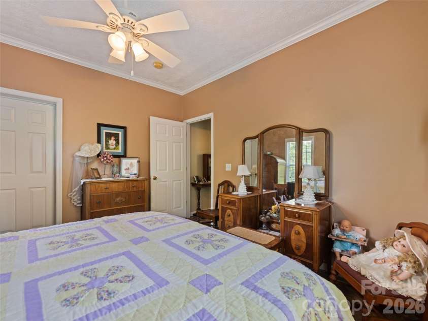 32 Perseverance Drive, Canton, NC 28716.  MLS# CAR4358563, YatesRealty ID 7799. 
