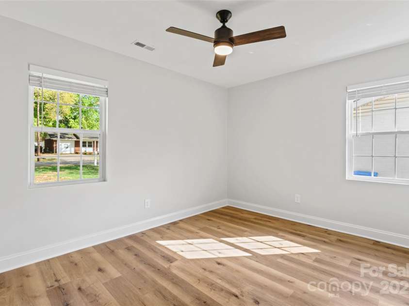 325 Club View Lane, Matthews, NC 28105.  MLS# CAR4238612, YatesRealty ID 7799. Bedroom