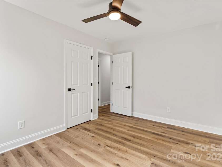 325 Club View Lane, Matthews, NC 28105.  MLS# CAR4238612, YatesRealty ID 7799. Bedroom