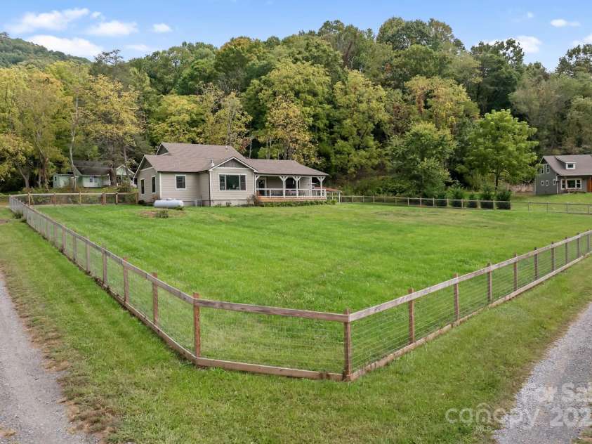 204 Mountain Spring Lane, Canton, NC 28716.  MLS# CAR4305915, YatesRealty ID 780. 