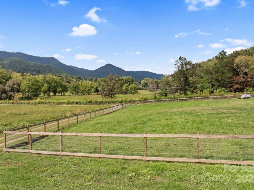 204 Mountain Spring Lane, Canton, NC 28716.  MLS# CAR4305915, YatesRealty ID 780. 