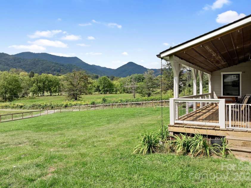 204 Mountain Spring Lane, Canton, NC 28716.  MLS# CAR4305915, YatesRealty ID 780. 