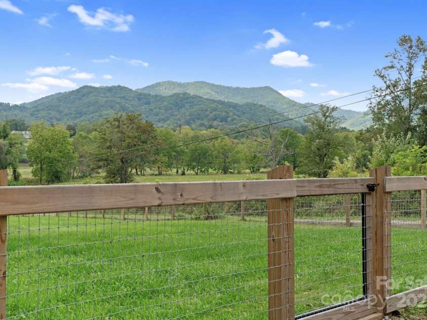 204 Mountain Spring Lane, Canton, NC 28716.  MLS# CAR4305915, YatesRealty ID 780. 