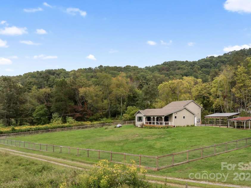 204 Mountain Spring Lane, Canton, NC 28716.  MLS# CAR4305915, YatesRealty ID 780. 