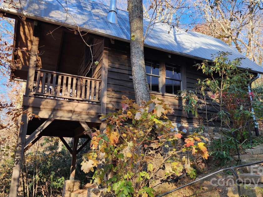 5 Chaucer Road, Black Mountain, NC 28711.  MLS# CAR4182030, YatesRealty ID 780. 