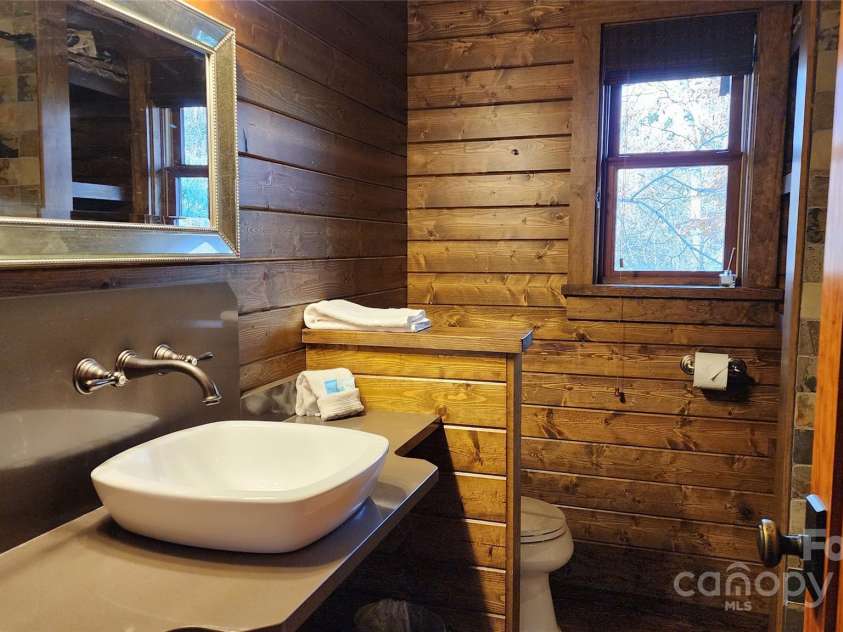 5 Chaucer Road, Black Mountain, NC 28711.  MLS# CAR4182030, YatesRealty ID 780. 