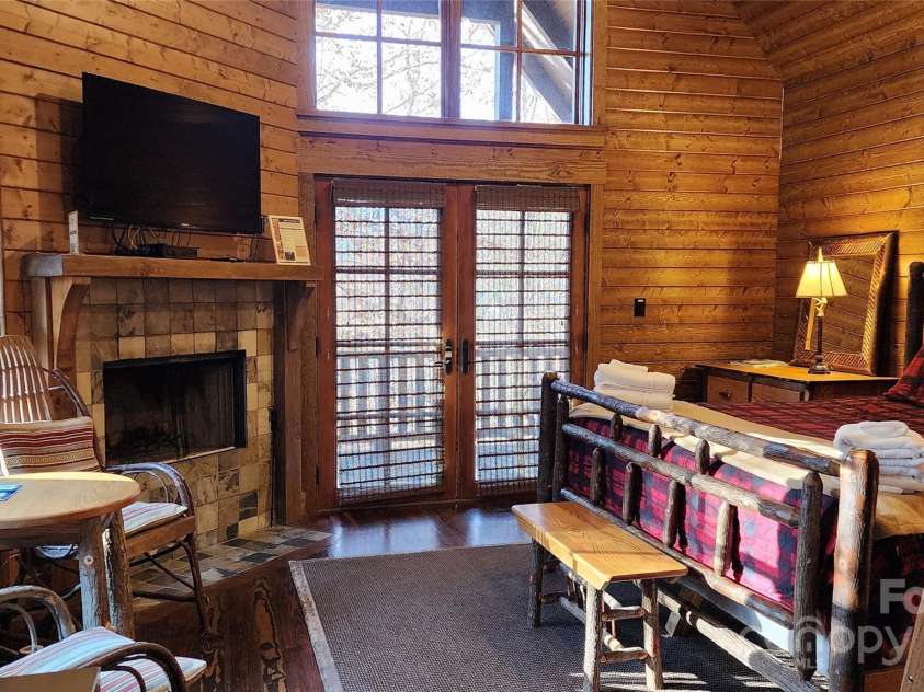 5 Chaucer Road, Black Mountain, NC 28711.  MLS# CAR4182030, YatesRealty ID 780. 