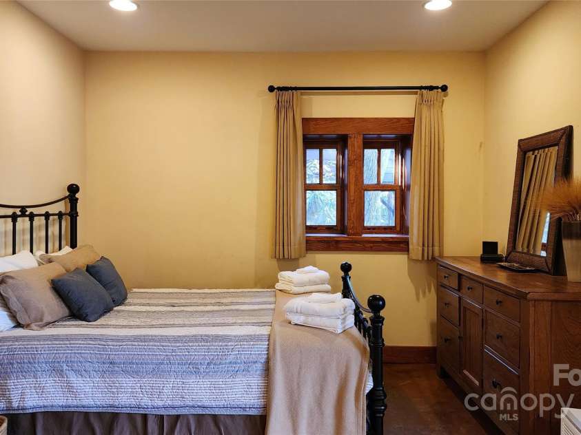 5 Chaucer Road, Black Mountain, NC 28711.  MLS# CAR4182030, YatesRealty ID 780. 