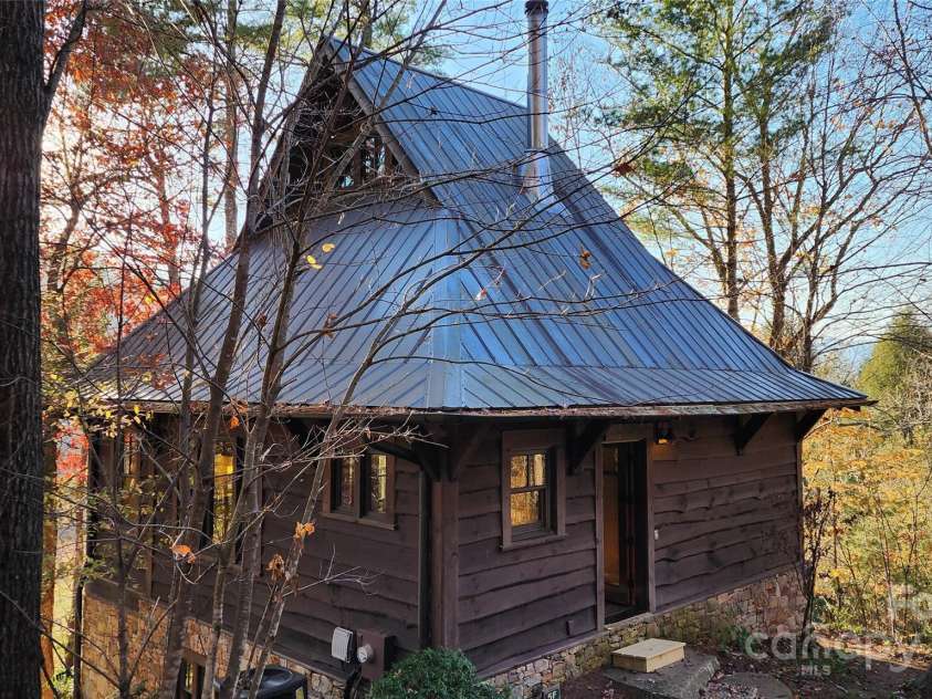 5 Chaucer Road, Black Mountain, NC 28711.  MLS# CAR4182030, YatesRealty ID 780. 